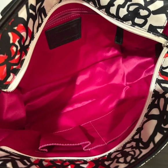 Coach Poppy Kyra floral tote bag in black and white nylon with red accents EUC - Picture 13 of 13